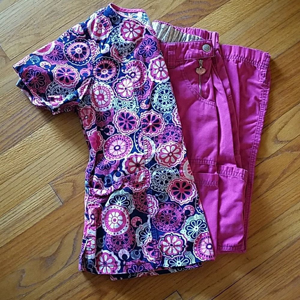 Scrub set
